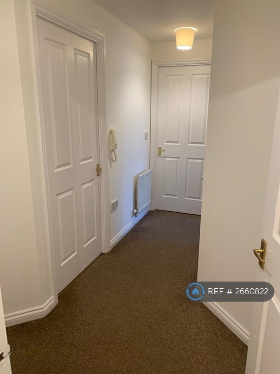 2 bedroom flat in Tavistock Close, Leeds, LS12 (2 bed) (#2660822)