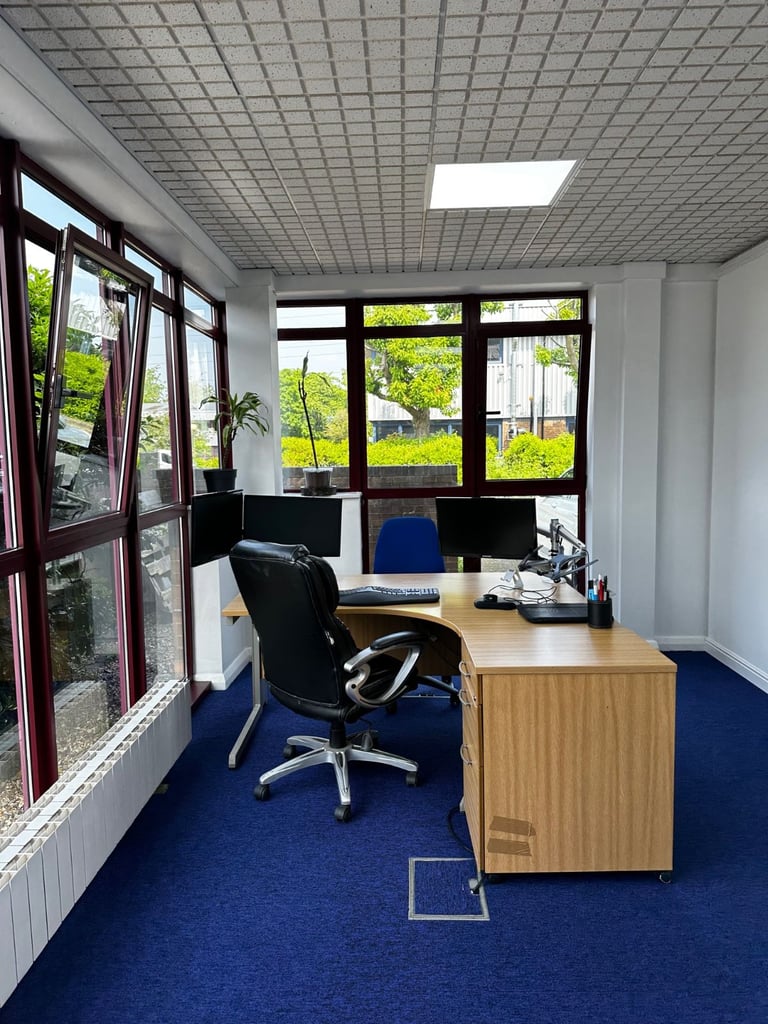 Serviced Offices Studio Storage Space Watford 24/7 Access - Parking & Bills Included OCTOBER FREE