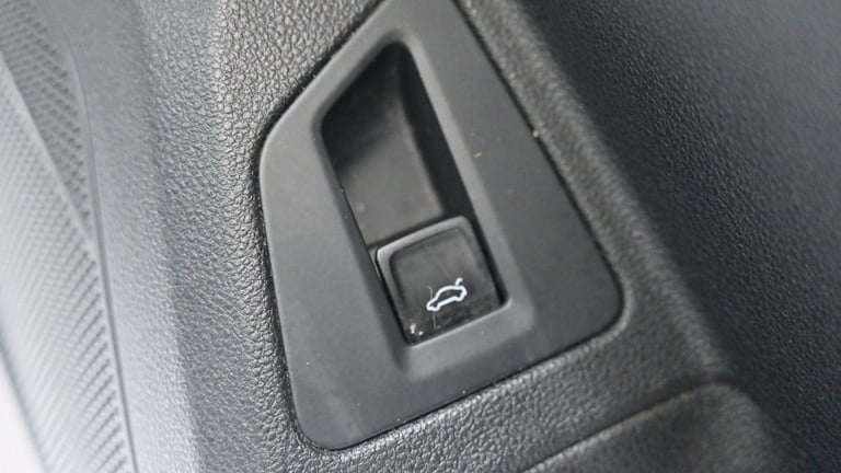 2018 68 VOLKSWAGEN TOUAREG 3.0 TDI V6 R-LINE SUV 5DR DIESEL TIPTRONIC 4MOTION EU