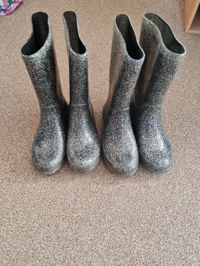 Bundle of shoes