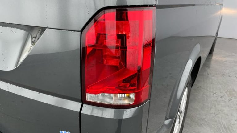 2023 Volkswagen Transporter 2.0 TDI 150 Highline Kombi Van Manual Combi Van Diesel Manual
