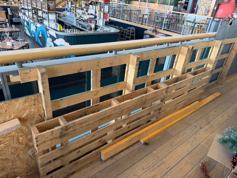 Free wooden pallets and chipboard