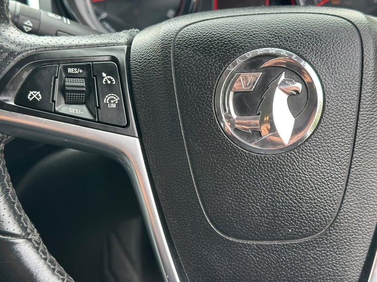 2015 Vauxhall Astra 1.6i SRi Euro 6 5dr HATCHBACK Petrol Manual