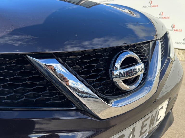 2015 Nissan Qashqai 1.6 dCi Tekna 5dr Xtronic HATCHBACK DIESEL Automatic