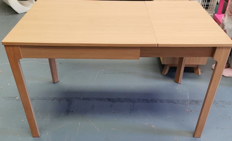 Table size 120 x 70 cm As New