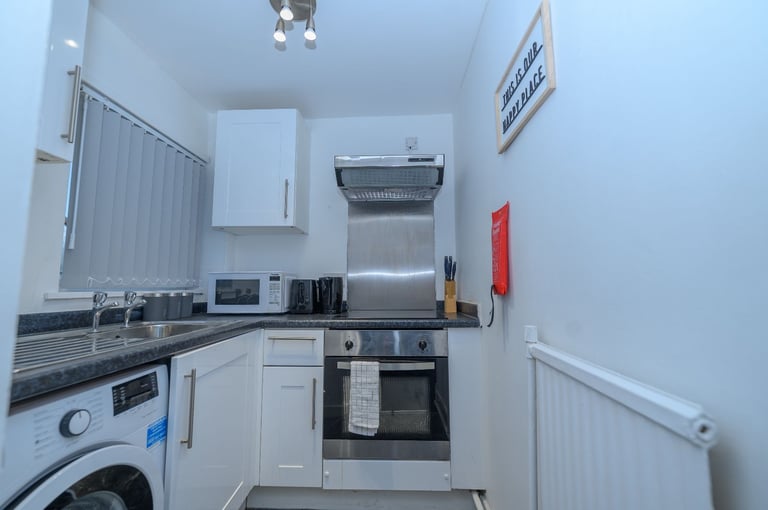 Short Term Rental Stay in Liverpool 1BR-F6
