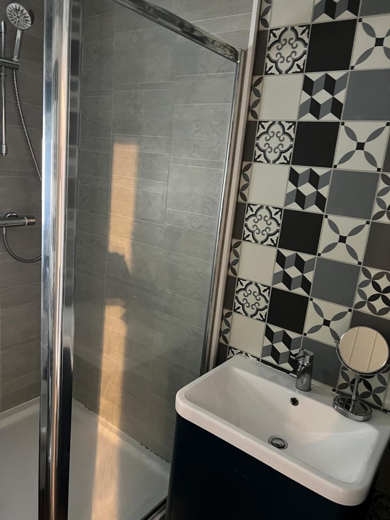 Newley renovated 2 bed flat en-suite 