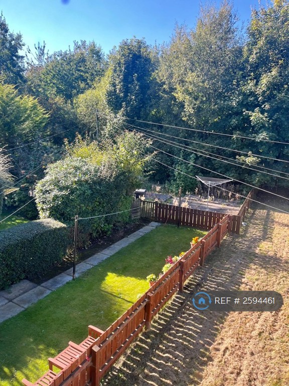 1 bedroom flat in Ruthrieston Crescent, Aberdeen, AB10 (1 bed) (#2594461)