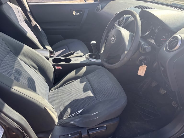 2009 Nissan Qashqai+2 1.6 Visia 5dr HATCHBACK Petrol Manual