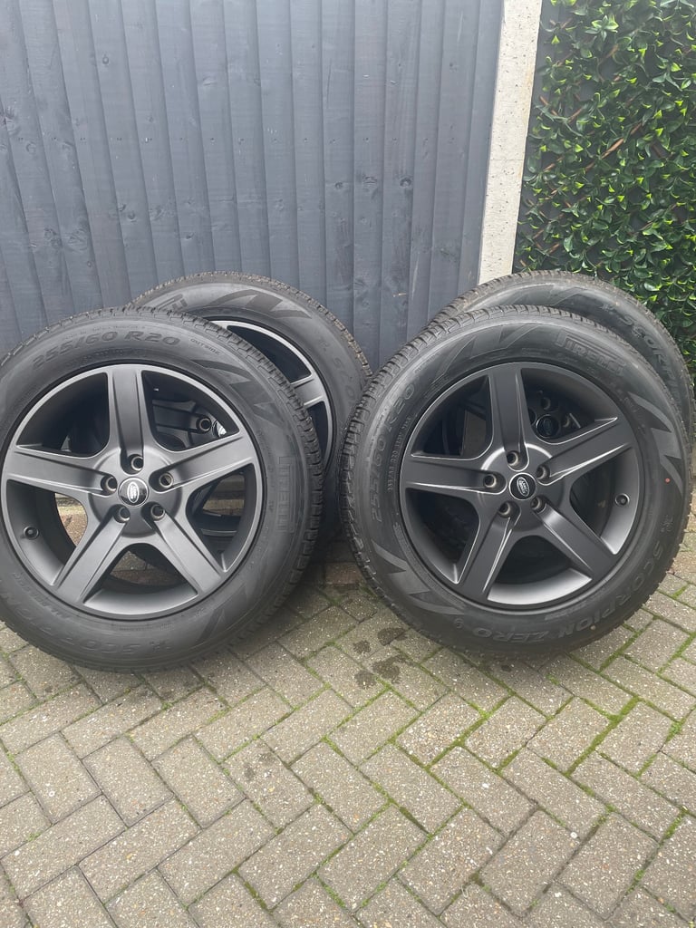 2025 Land Rover defender wheels