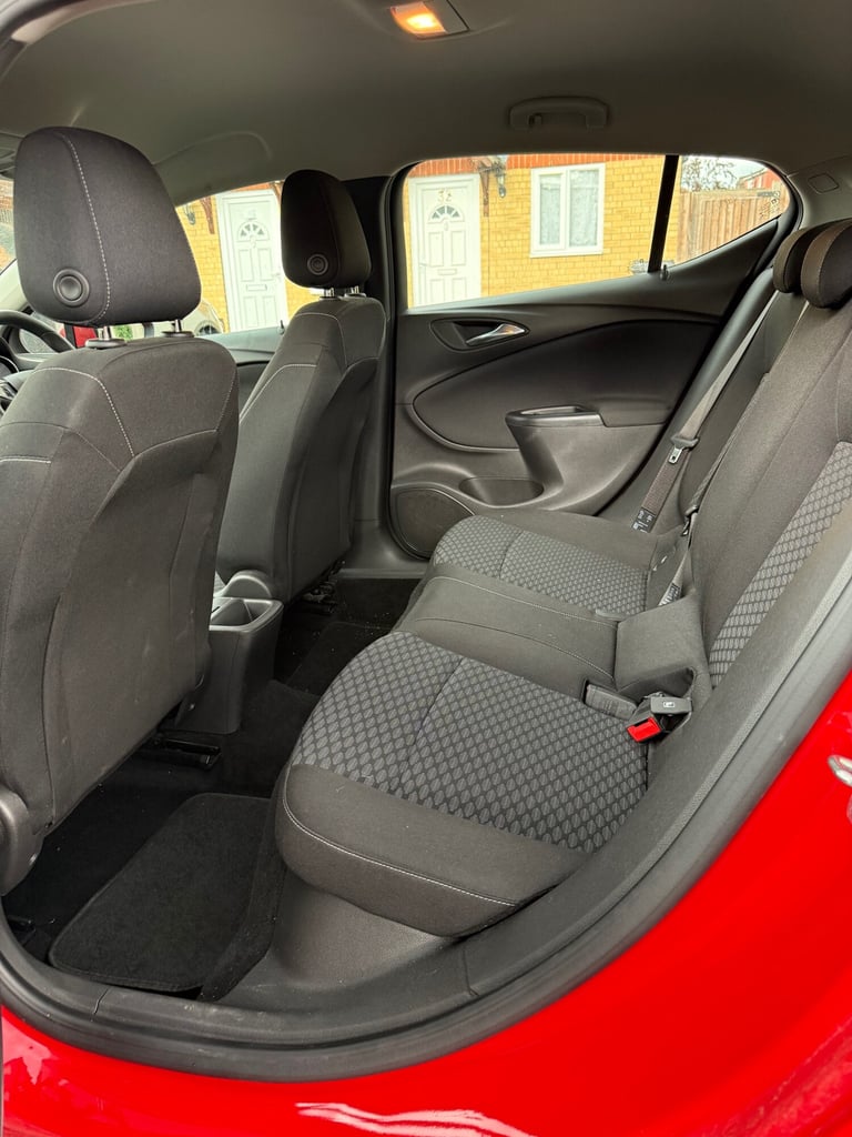 2015 Vauxhall Astra 1.4T 16V 125 Design 5dr HATCHBACK Petrol Manual