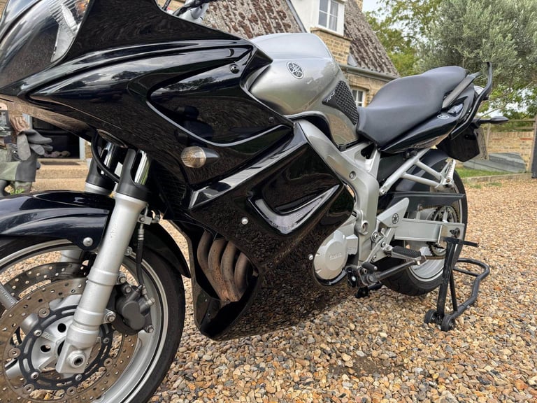 YAMAHA FZ6 