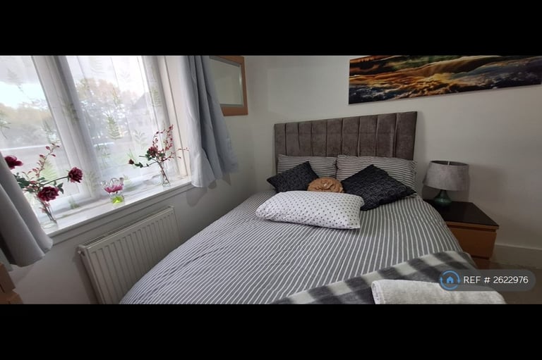 2 bedroom flat in Warwickhill Road, Kilmarnock, KA1 (2 bed) (#2622976)
