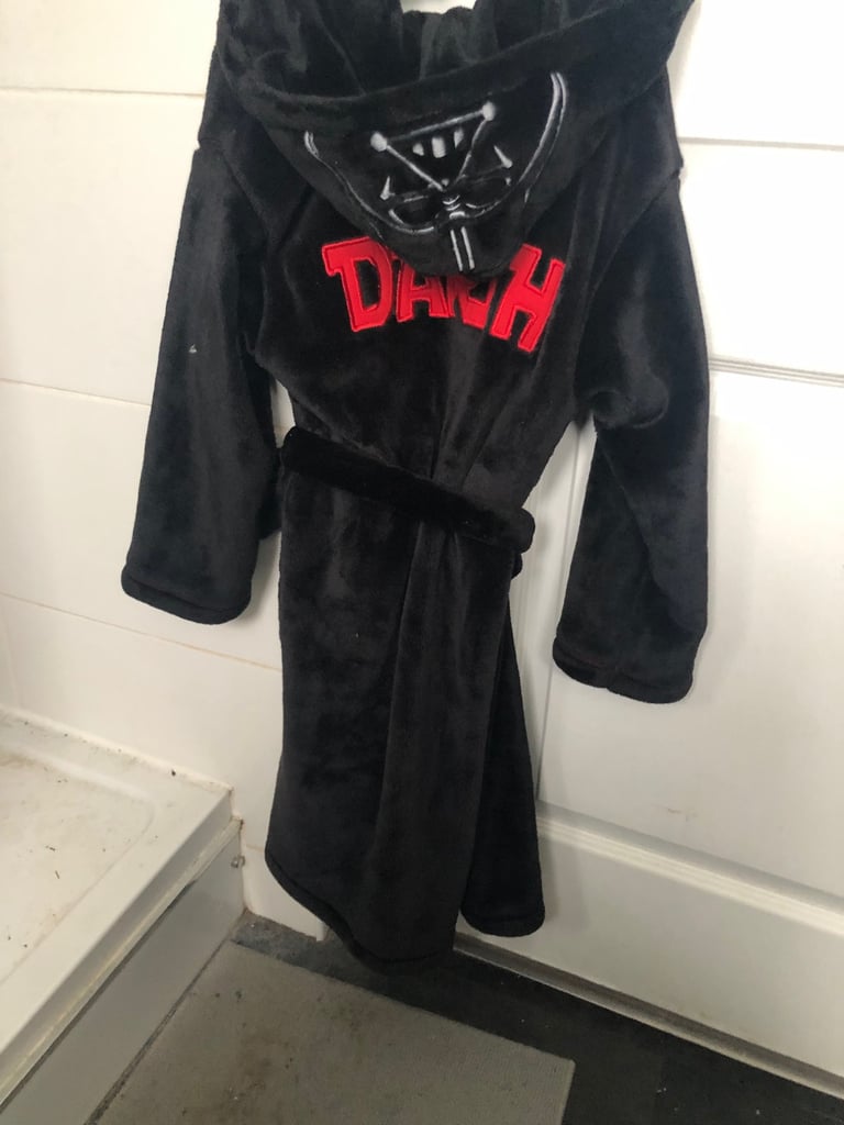 Childrens Star Wars bathrobe Age 7-8