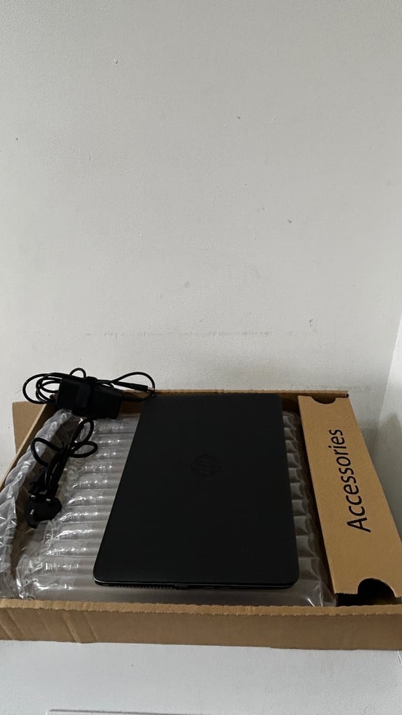 i5 EliteBook HP Laptop 840 G2 i5-5300U 8GB RAM 512GB HDD 14" Windows 10 Pro