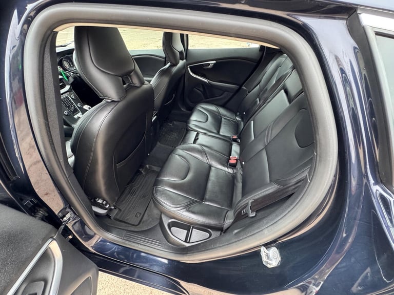 2016 Volvo V40 2.0 D3 SE Lux Nav Euro 6 (s/s) 5dr HATCHBACK Diesel Manual