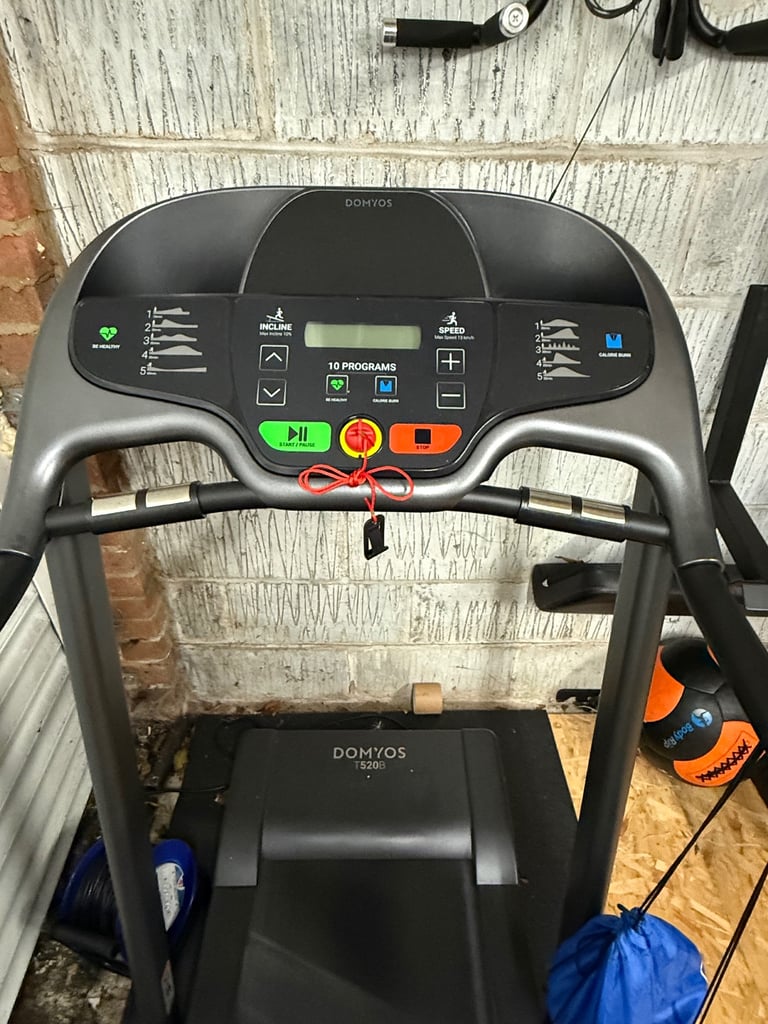 Domyos / Decathlon T520B Folding Treadmill 13 km/h with Incline – Collection Only