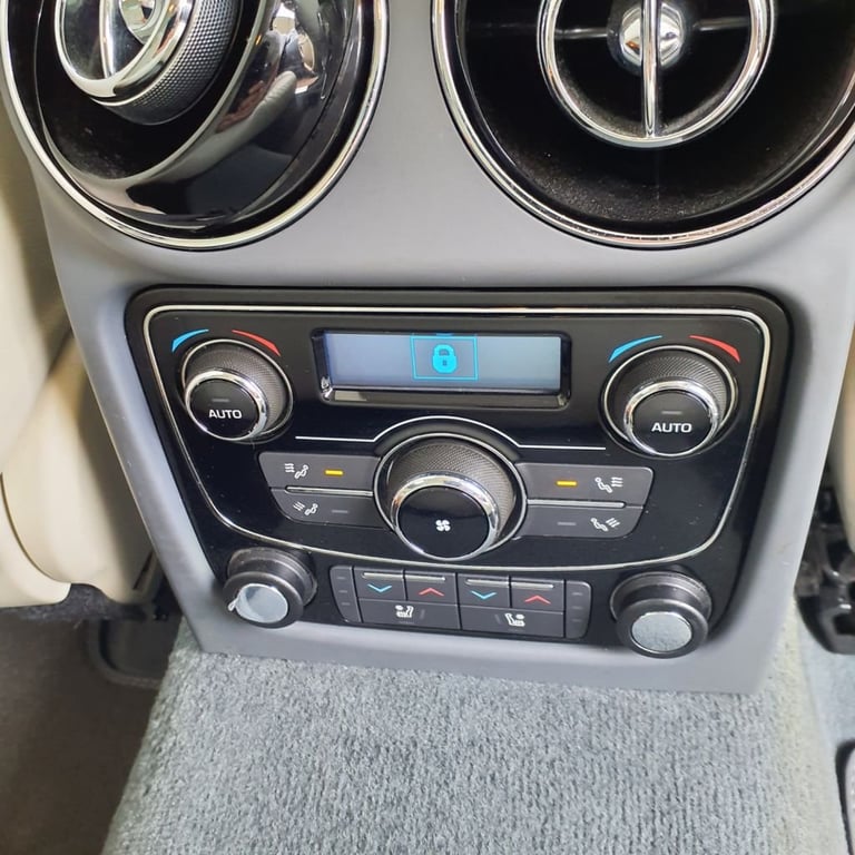 2018 68 JAGUAR XJ 3.0 D V6 PORTFOLIO 4D 296 BHP DIESEL