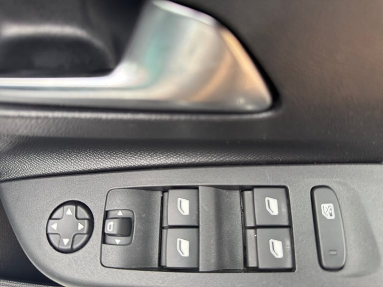 2023 Vauxhall Corsa 1.2 Turbo Design 5dr Auto Hatchback Petrol Automatic