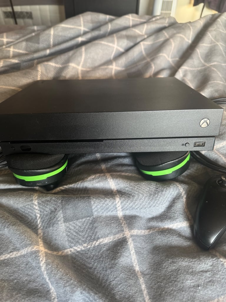 Xbox one x boxed bundle