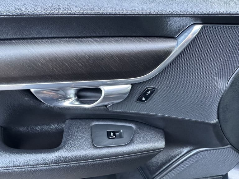 2020 Volvo V90 Cross Country 2.0 D5 Plus Estate 5dr Diesel Auto AWD Euro 6 (s/s) (235 ps) Estate ...