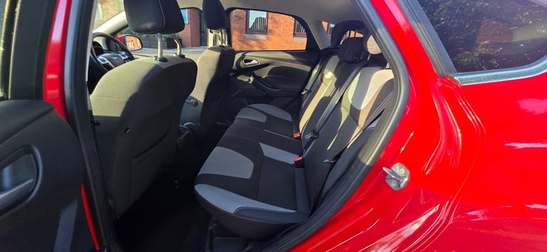 2014 Ford Focus 1.6 Zetec 5dr HATCHBACK Petrol Manual