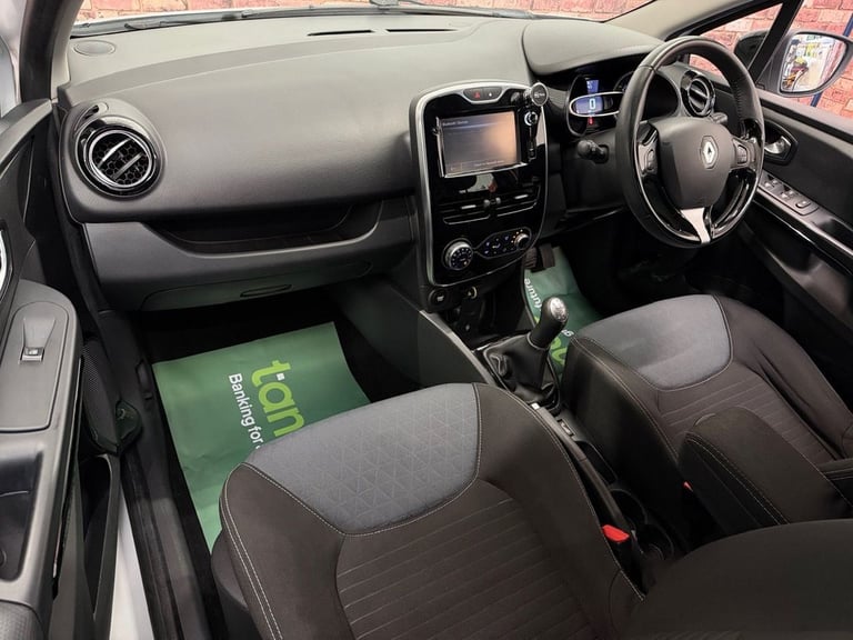 2015 Renault Clio 1.5 dCi Dynamique S Nav Hatchback 5dr Diesel Manual Euro 6 (s/s) (90 ps) Hatchb...