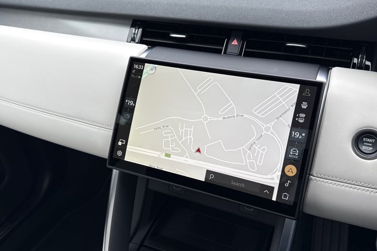 2025 Land Rover Discovery Sport 2.0 D200 Dynamic HSE 5dr SUV DIESEL Automatic