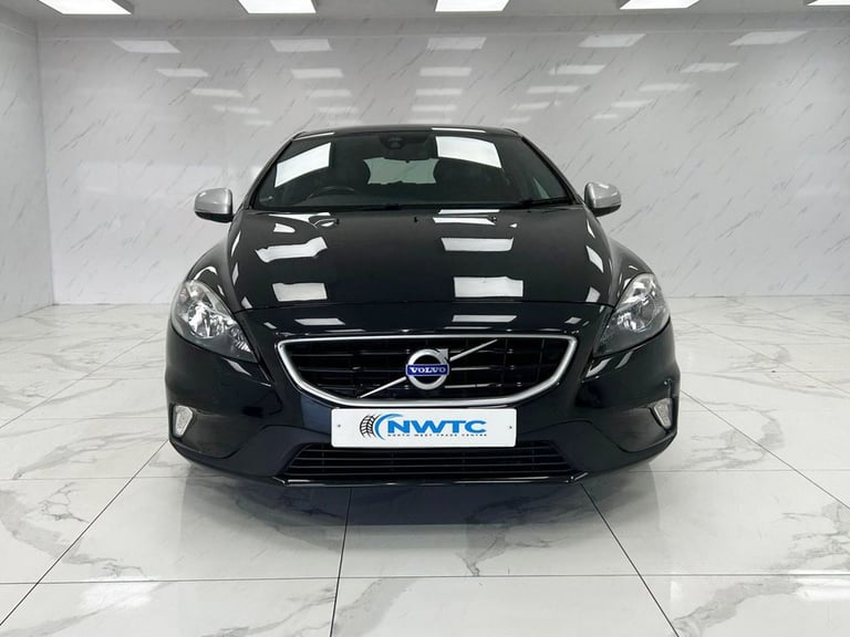 2016 Volvo V40 2.0 D2 R-Design Hatchback 5dr Diesel Manual Euro 6 (s/s) (120 ps) 1 FORMER Hatchba...