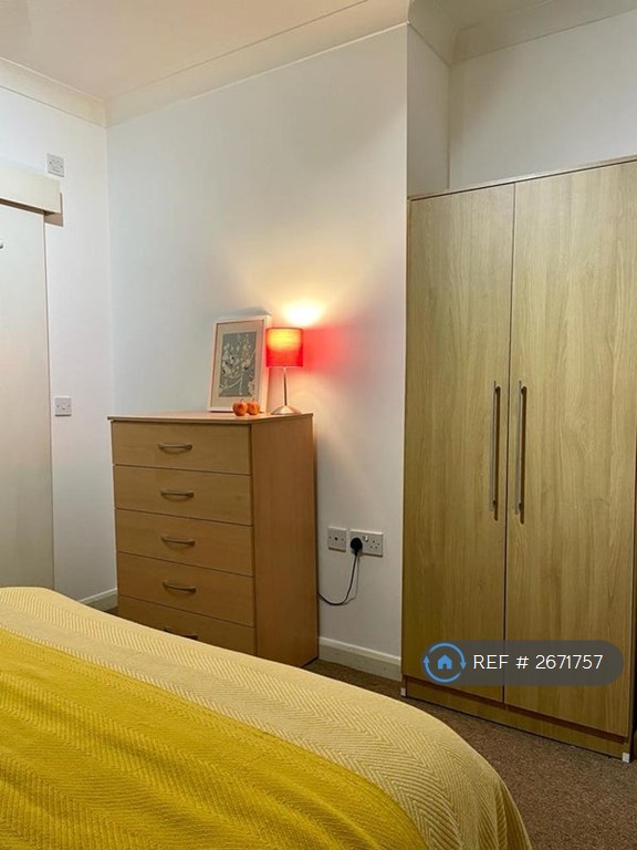 1 bedroom in Drayton Gardens, West Drayton, UB7 (#2671757)