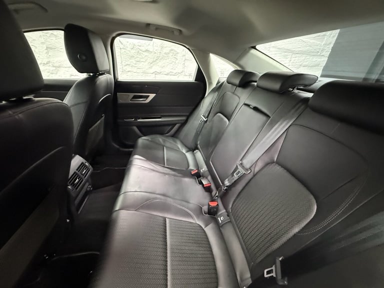 2017 Jaguar XF 2.0d Prestige 4dr Auto SALOON DIESEL Automatic