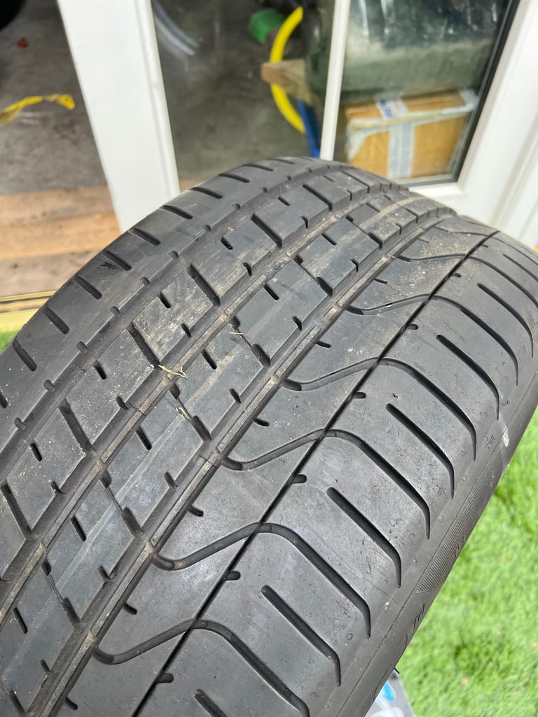 Porsche Panamera 18” alloy wheels and 4Pirelli Tyres