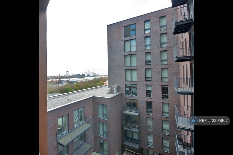 1 bedroom flat in Oldfield Road, Manchester, M5 (1 bed) (#2395867)