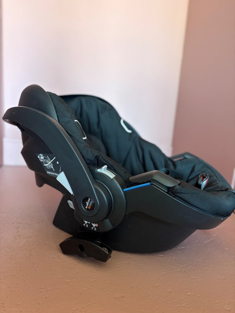 image for Yo yo babyzen car seat with adapters
