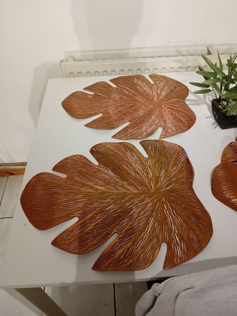 Gold leaf table mats 