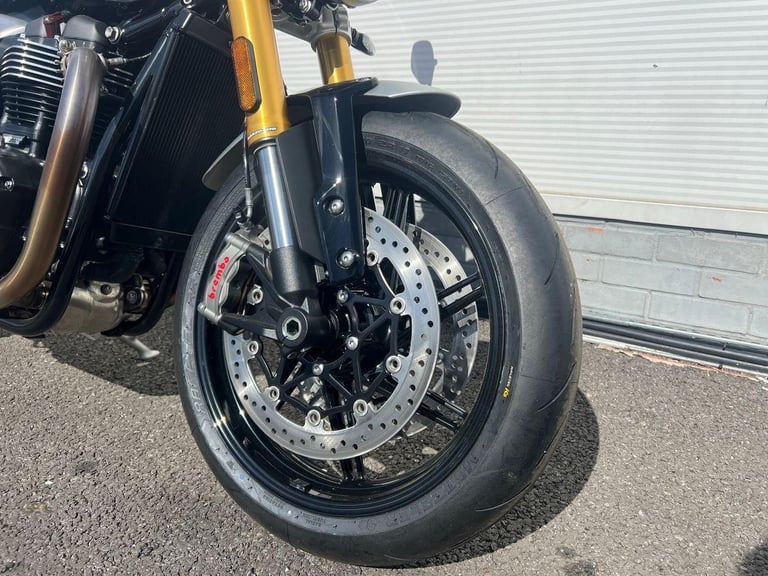 2025 Triumph Speed Twin 1200 RS STANDARD COLOUR black Manual