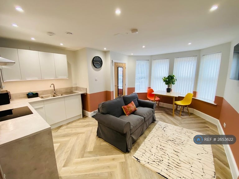 1 bedroom flat in Severn Road, Weston-Super-Mare, BS23 (1 bed) (#2653622)