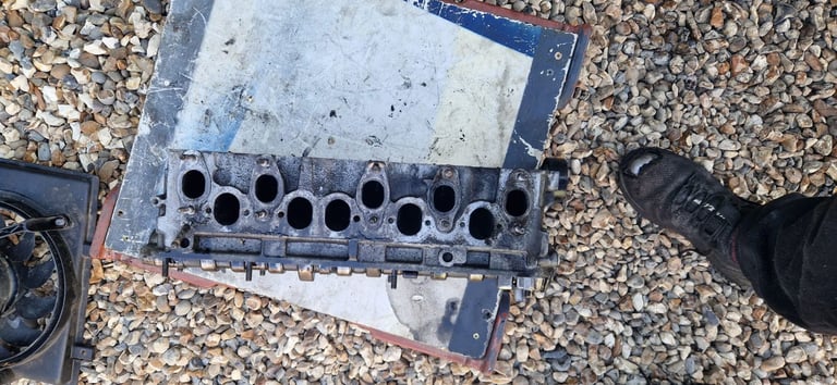 VW Volvo 2.5 Diesel Engine Cylinder Head And Valves ACV 0741033736