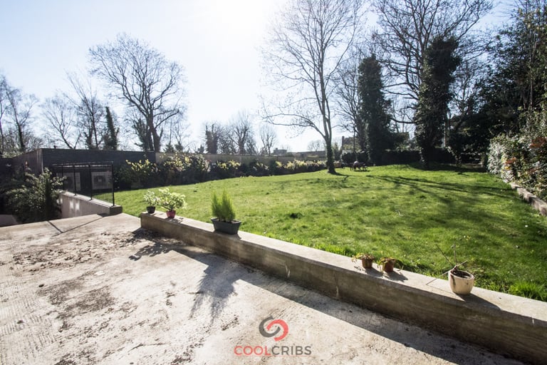 Large Studio Fitzjohns Ave, Hampstead, London, NW3 Ref: 1399