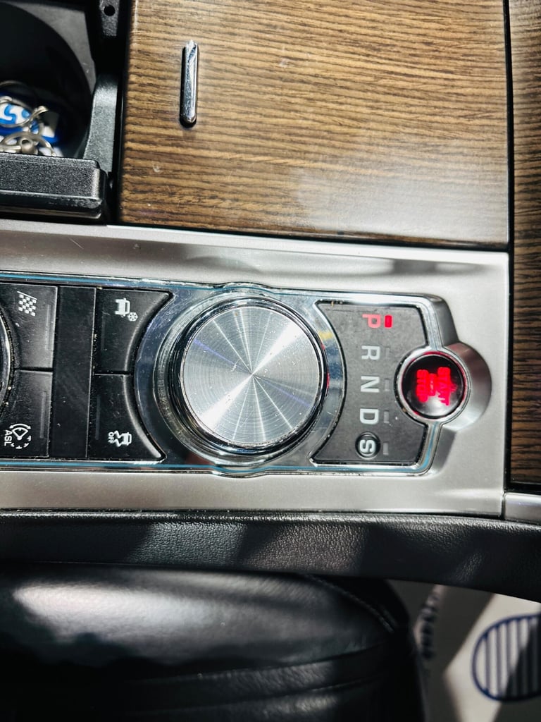 2013 Jaguar XF 3.0d V6 Luxury 4dr Auto [Start Stop] SALOON DIESEL Automatic