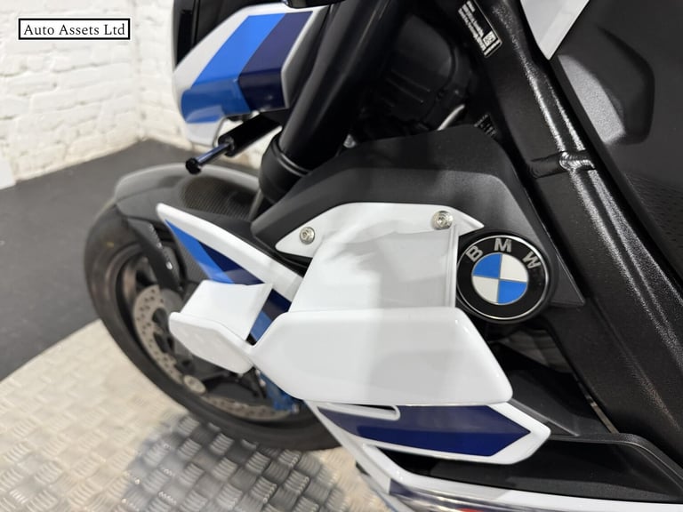 2024 BMW M 1000 R 1000 Naked Petrol Claw-shifted Euro 5 (209 ps) Naked Petrol Manual
