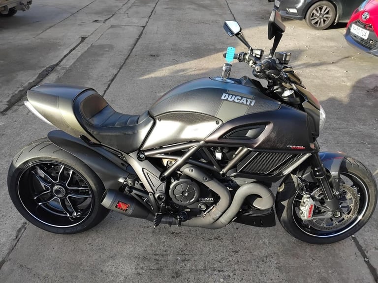 2016 66 DUCATI DIAVEL CARBON CLEAN PERFORMANCE CRUISER 1198 NEW MOT HPI CLEAR