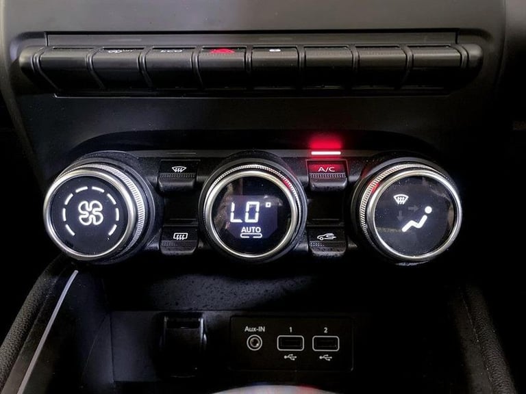 2022 Renault Clio 1.0 TCe Iconic Edition Euro 6 (s/s) 5dr Manual Hatchback Petrol Manual