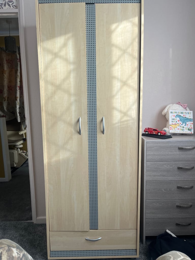 Bedroom wardrobe 