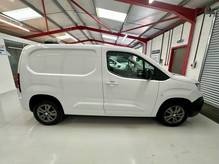 2022 72 PEUGEOT PARTNER 1.5 BLUEHDI 1000 ASPHALT PREMIUM SWB EURO 6 100 BHP * 30