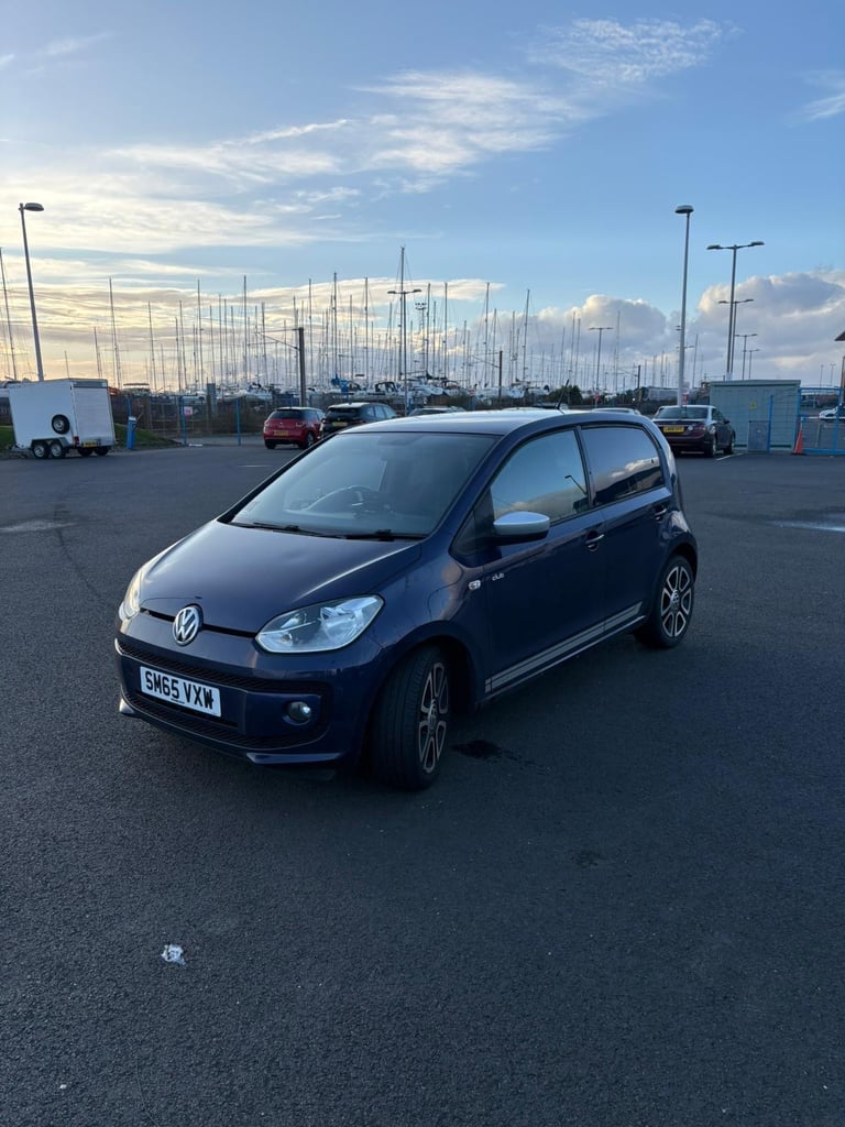 Volkswagen, UP, Hatchback, 2015, Manual, 999 (cc), 5 doors
