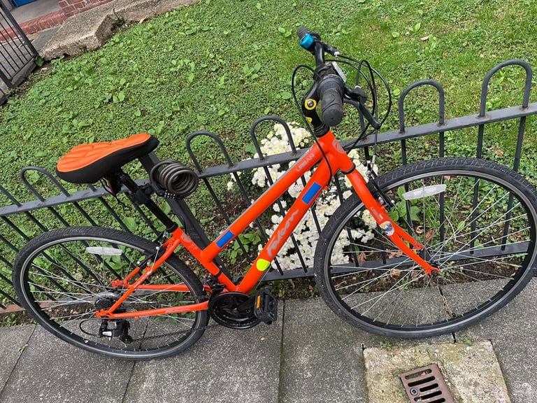 Beautiful adult hybrid Falcon bike in very good condition 