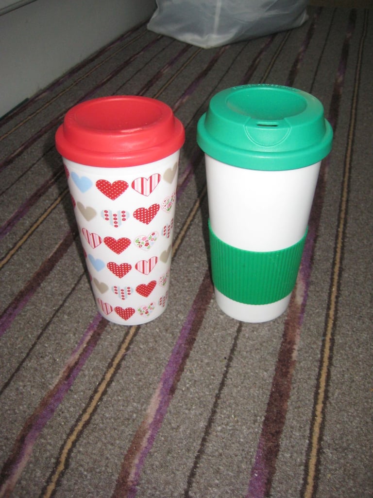 2 Tall Plastic Insulated Drinking Cups: 2 for £3.00