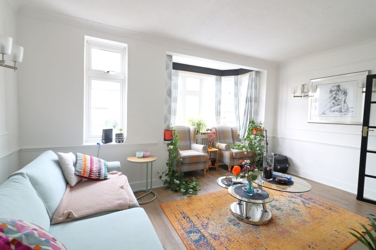 Three Bedroom End-Terrace House to Rent