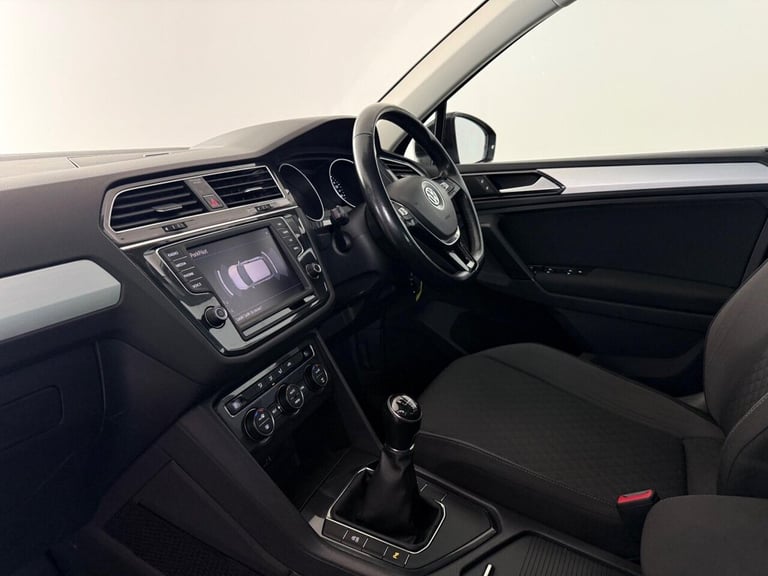 2017 Volkswagen Tiguan 2.0 TDI BlueMotion Tech SE Navigation Euro 6 (s/s) 5dr ESTATE Diesel Manual